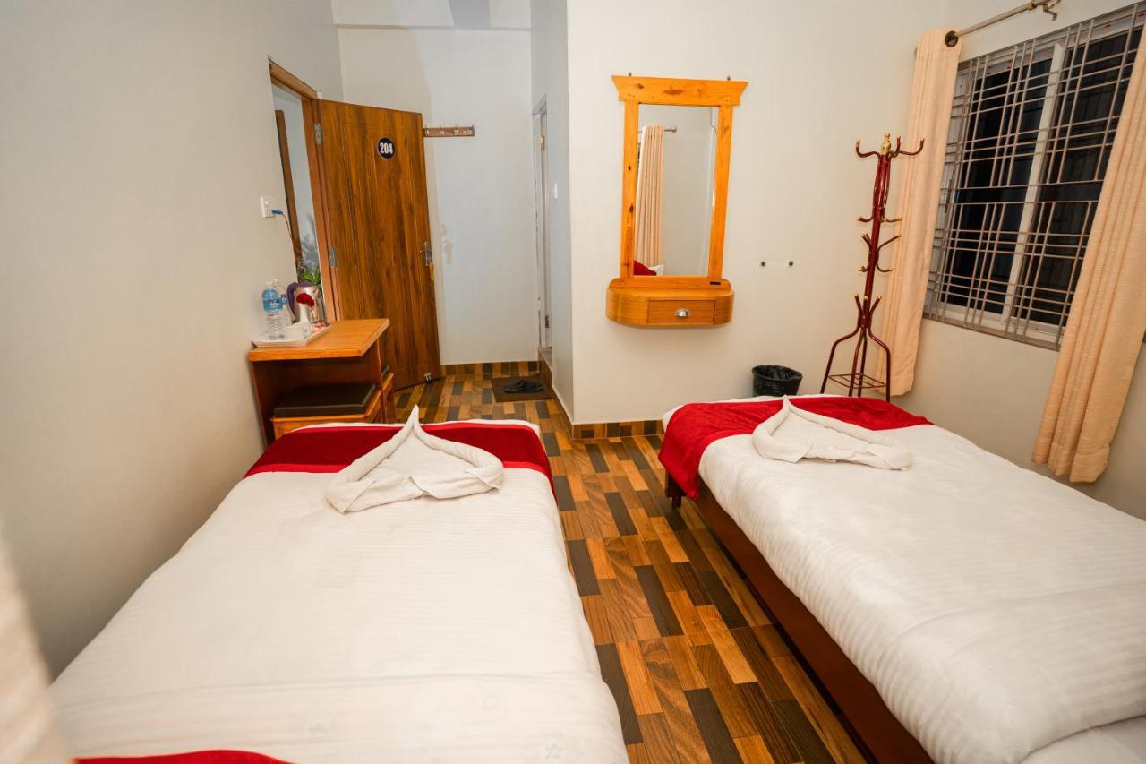 Hotel Dela Mount Pokhara Buitenkant foto