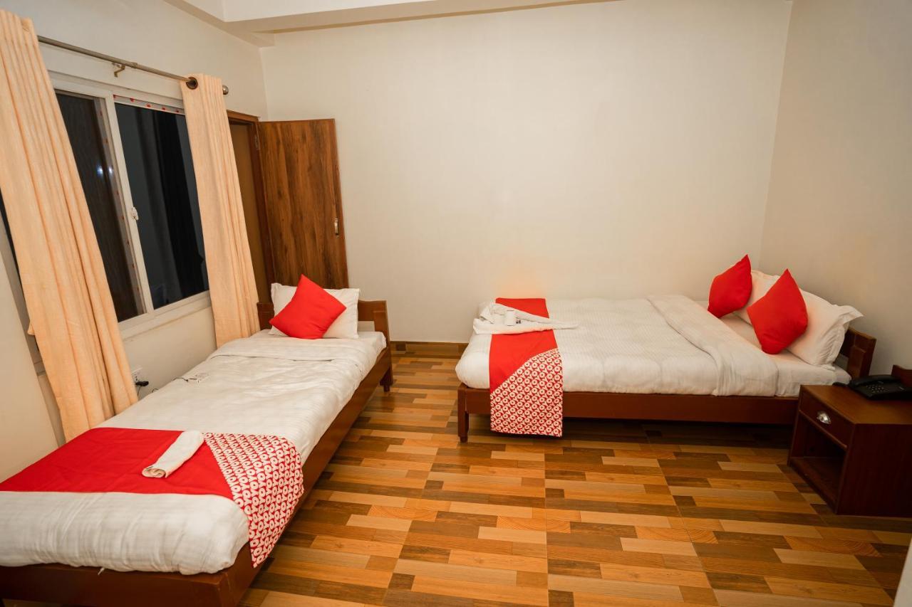 Hotel Dela Mount Pokhara Buitenkant foto